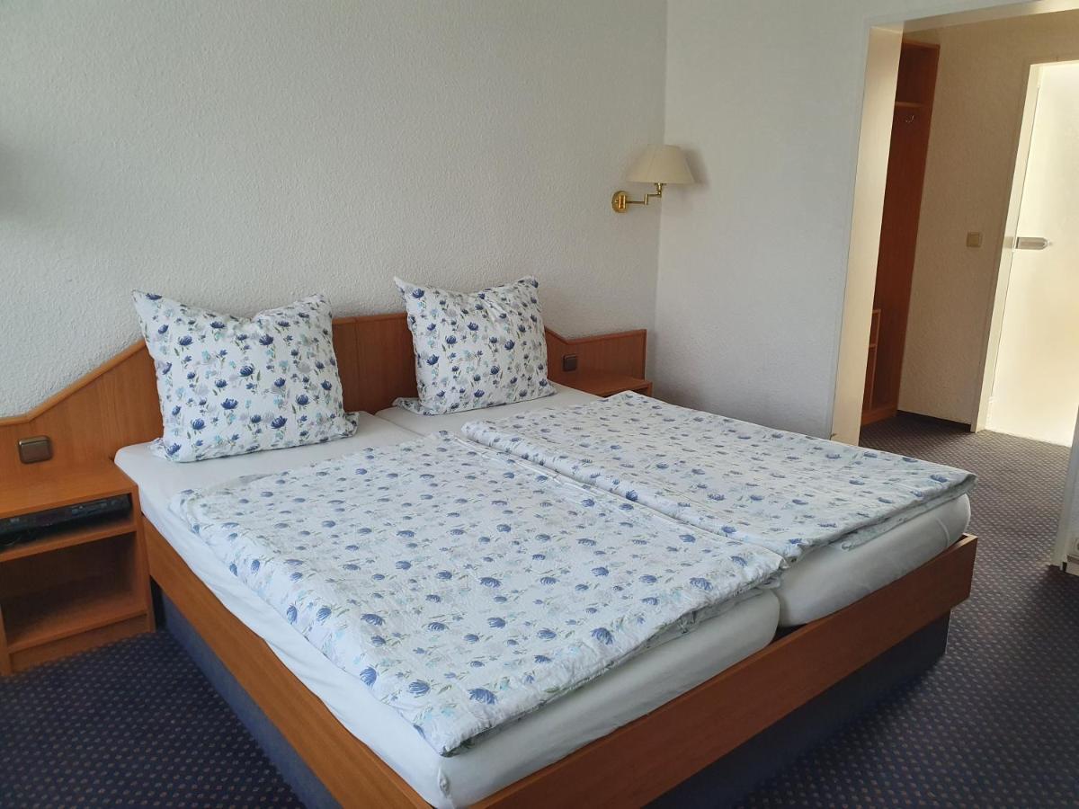 Hotel Pension Stoertebeker Biendorf ภายนอก รูปภาพ