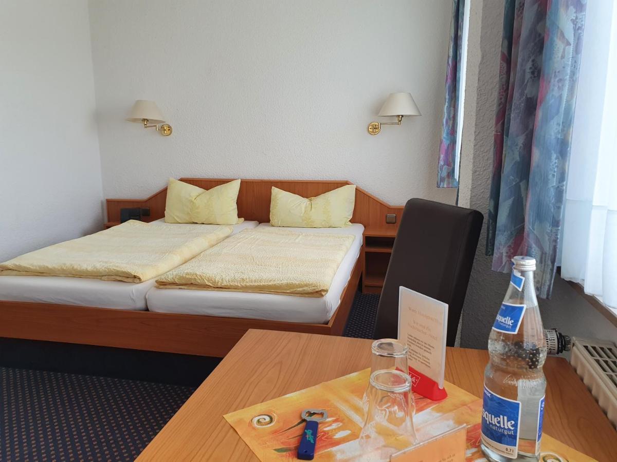 Hotel Pension Stoertebeker Biendorf ภายนอก รูปภาพ