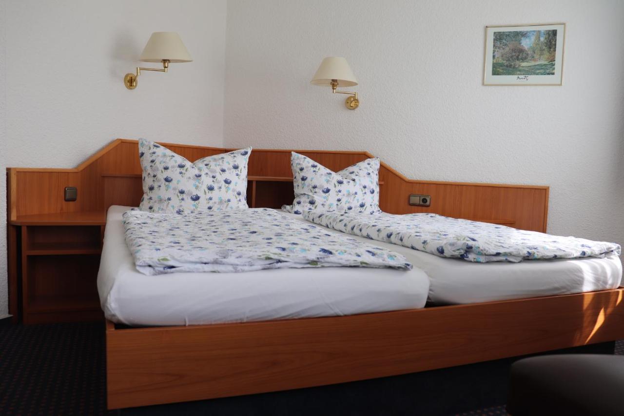 Hotel Pension Stoertebeker Biendorf ภายนอก รูปภาพ