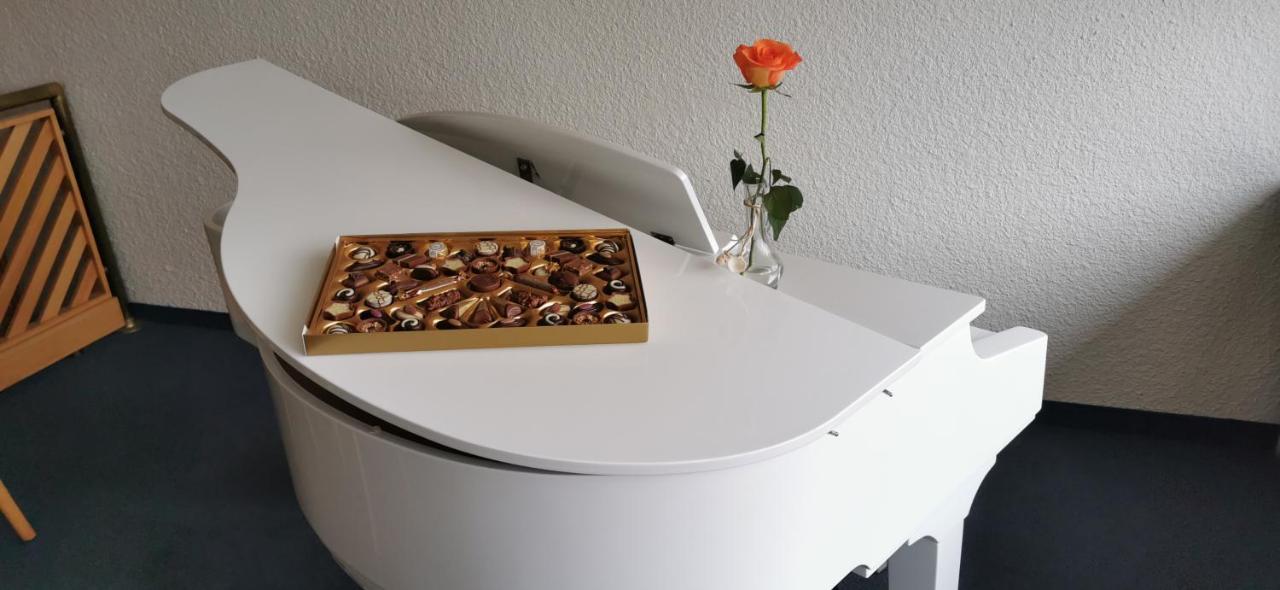 Hotel Pension Stoertebeker Biendorf ภายนอก รูปภาพ